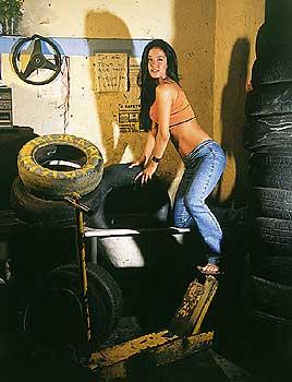 Helen Ganzarolli nua na Playboy 19