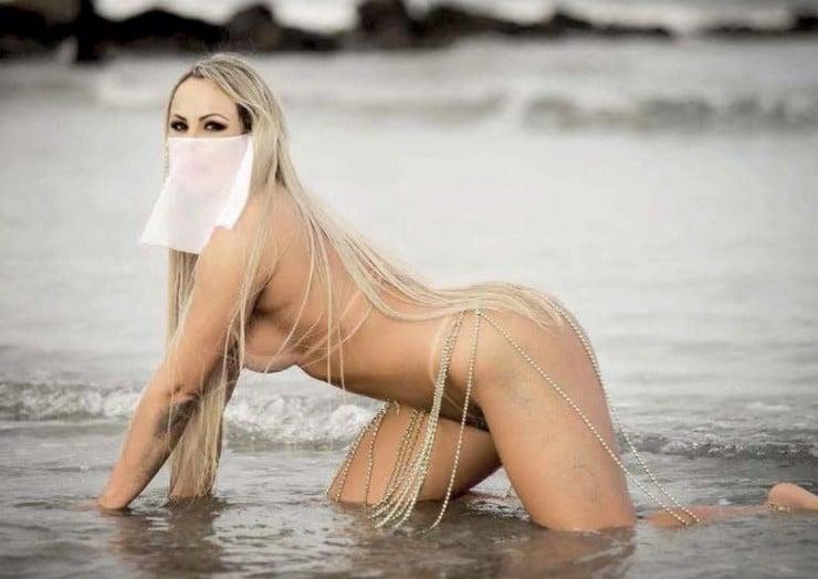 Isabela Alvino nua na Sexy de setembro 25