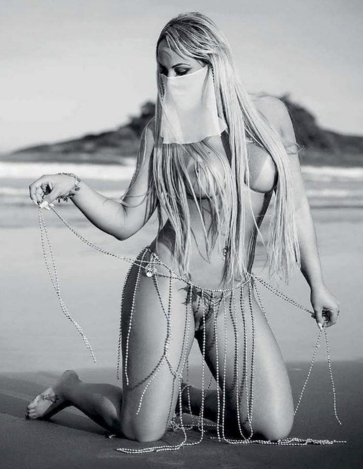 Isabela Alvino nua na Sexy de setembro 34