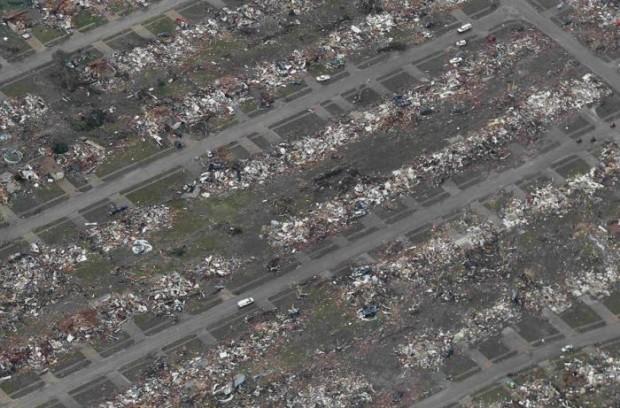 Moore apos furacao deixar a cidade devastada 15