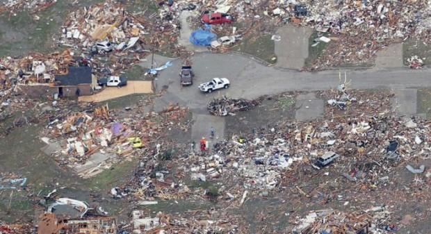 Moore apos furacao deixar a cidade devastada 20