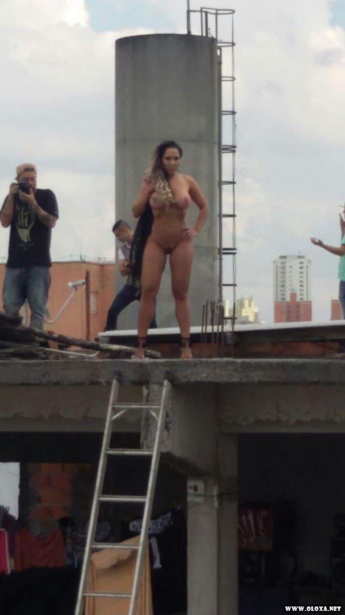 Mulher Melao nua na lage Caiu na net 12