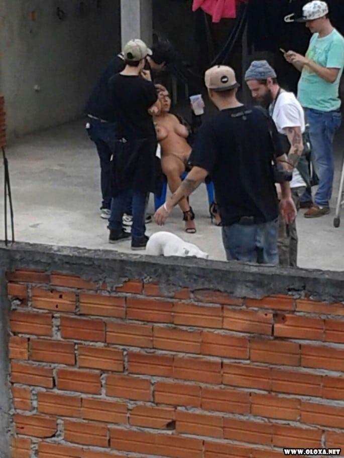 Mulher Melao nua na lage Caiu na net 15