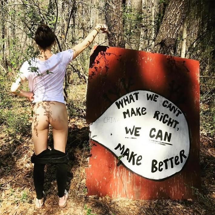 Nova moda mundial Mostrar a bunda em fotos admirando paisagem 24