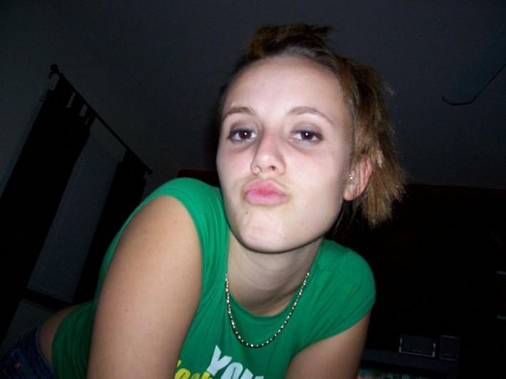 Novinha mostra buceta rosa 8