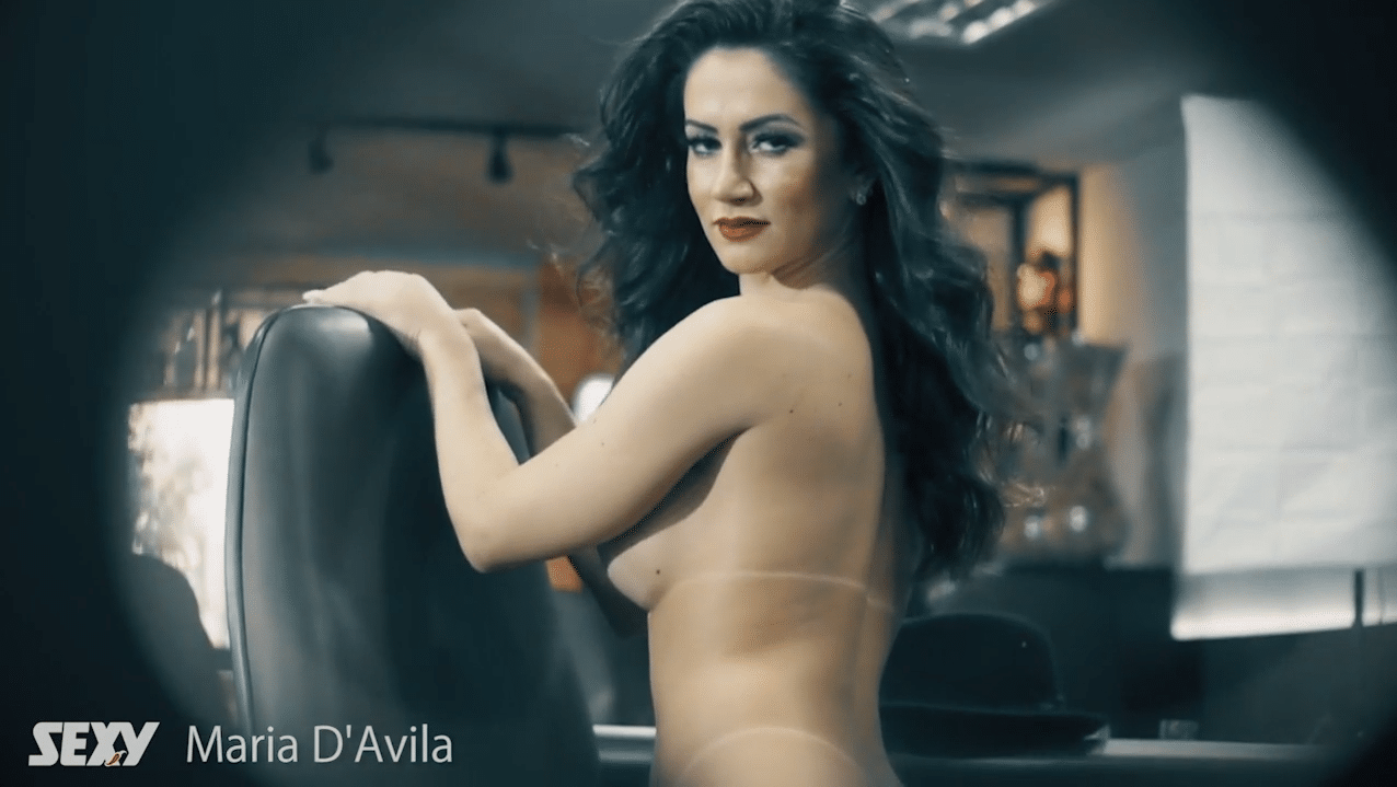 Maria DAvila nua em um cassino para a revista Sexy