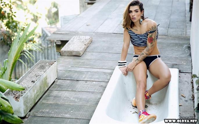 Petra Mattar nua no Paparazzo (7)