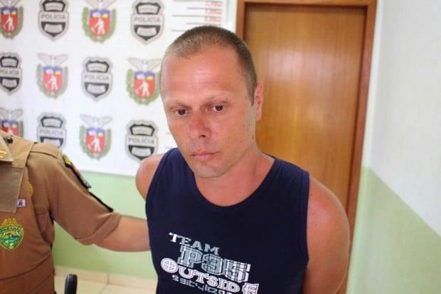 Pinto e preso por mostrar o Penis em Rolandia 2