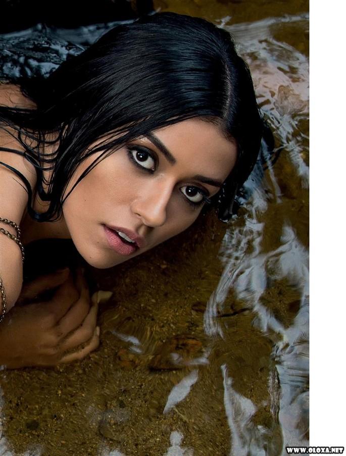 Playboy Cintia Vallentim Novembro 2015 22