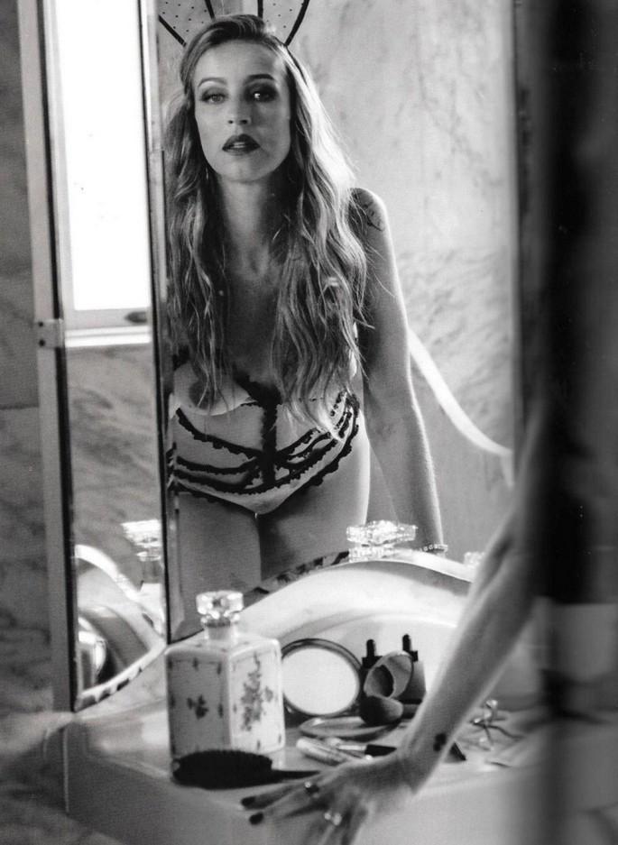 Playboy Luana Piovani 21