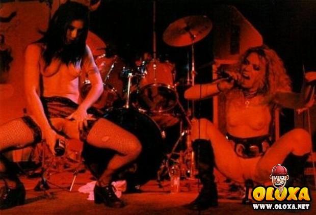 ROCKBITCH Uma polemica banda sexual e bizarra 13