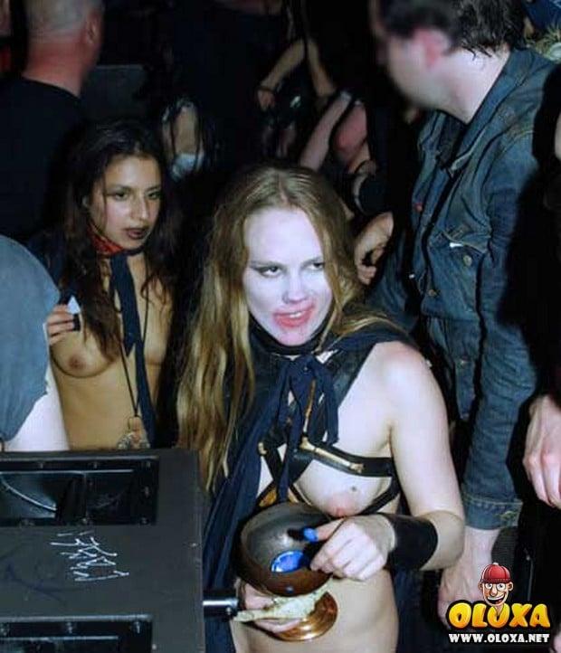 ROCKBITCH Uma polemica banda sexual e bizarra 6