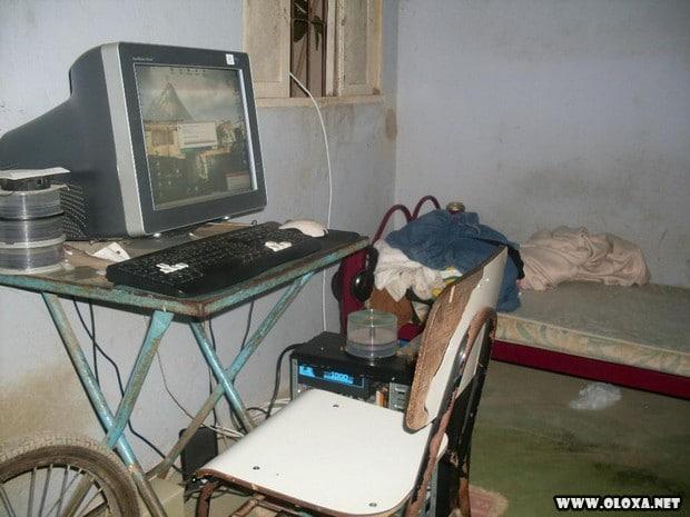 Salas de computadores de nerds bagunceiros 26 Salas de computadores de nerds bagunceiros 13