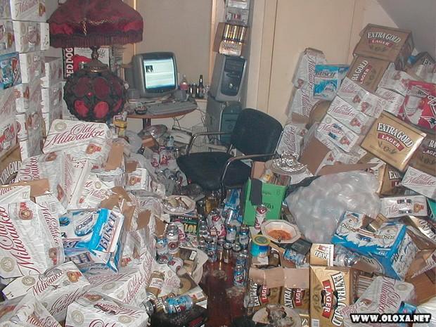 Salas de computadores de nerds bagunceiros 32 Salas de computadores de nerds bagunceiros 19