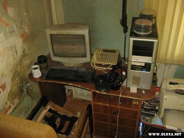 Salas de computadores de nerds bagunceiros 20 Salas de computadores de nerds bagunceiros 7