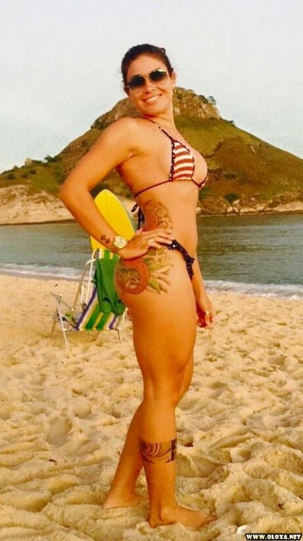 Uma gari antes e depois de se tornar modelo 13