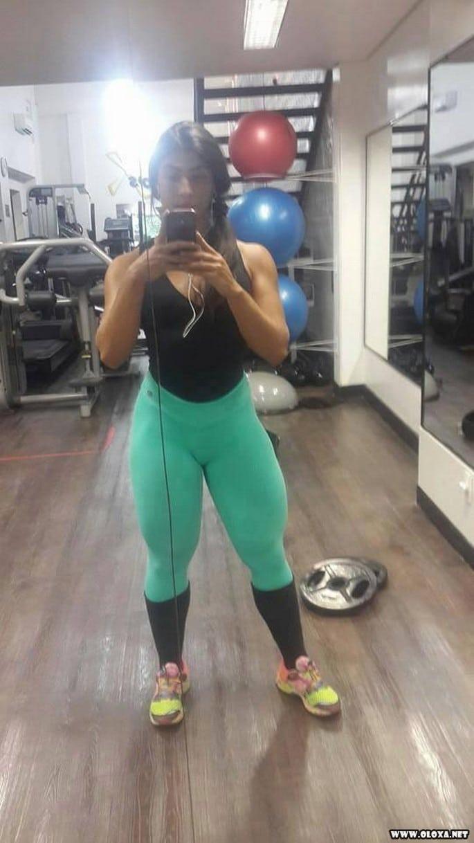 Varias fotos de gostosas para animar seu final de semana 12