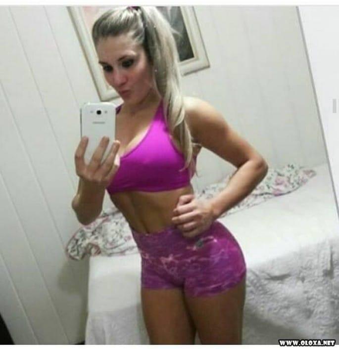 Varias fotos de gostosas para animar seu final de semana 42