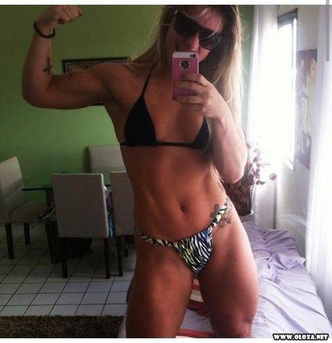 Varias fotos de gostosas para animar seu final de semana 9