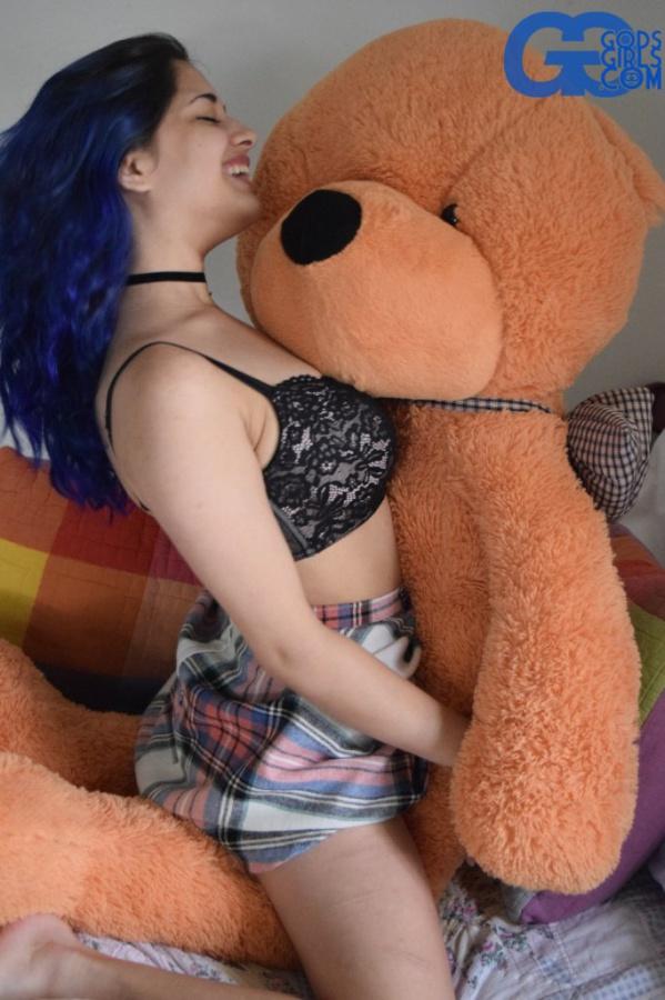 Morena linda e muito gostosa bem safada