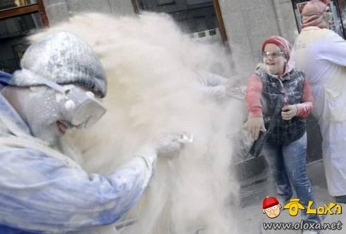 a-flour-fight-spain-0