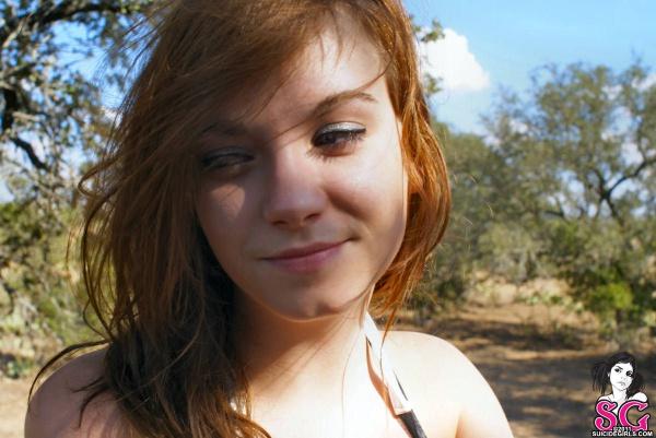 Ruivinha da bucetinha peluda nua peitinhos perfeitos