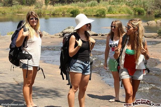 amigas gostosas no lago 7
