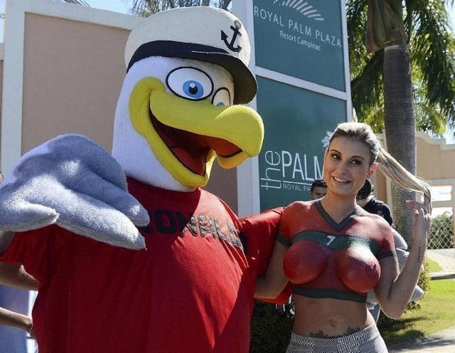 andressa urach provoca christiano ronaldo no hotel 3