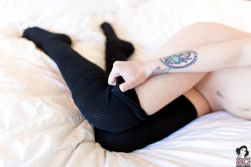 Morena gostosa pelada seios lindos safada delicia