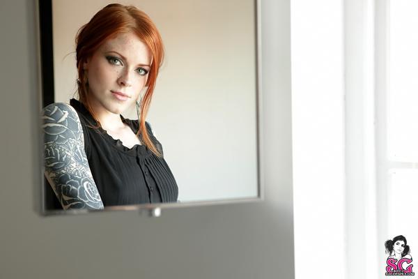 Annalee Suicide Girls toda ruivinha até os pentenlhos