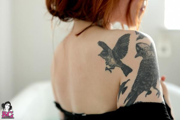 Toda ruivinha até os pentenhos com peitinhos lindos nua na banheira