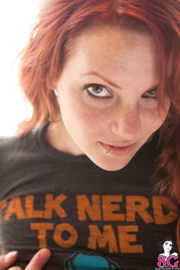 Ruivinha tatuada sardas gostosa pelada bucetão