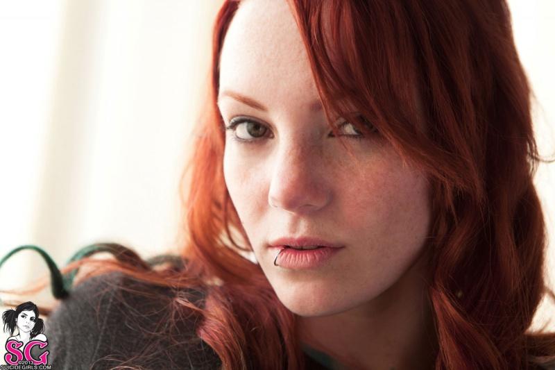 Annasthesia Talk Nerdy To Me Suicide Girls ruivinha tatuada sardas gostosa pelada bucetão