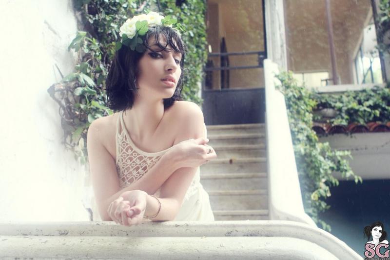 Morenaça tatuada rabão lindo buceta depilda