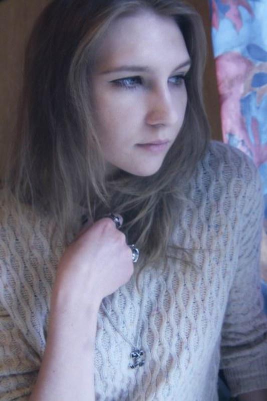 Ninfeta envergonhadinha com bela tatoo peladinha