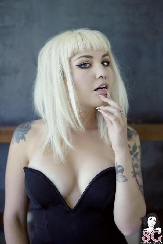 Arachnie Suicide Girls loirinha muito bonita e muito gostosa 27 Loirinha linda e muito gostosa com um corpão perfeito