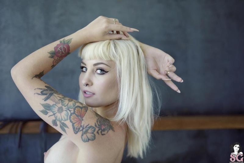 Arachnie Suicide Girls loirinha muito bonita e muito gostosa 32 Loirinha linda e muito gostosa com um corpão perfeito