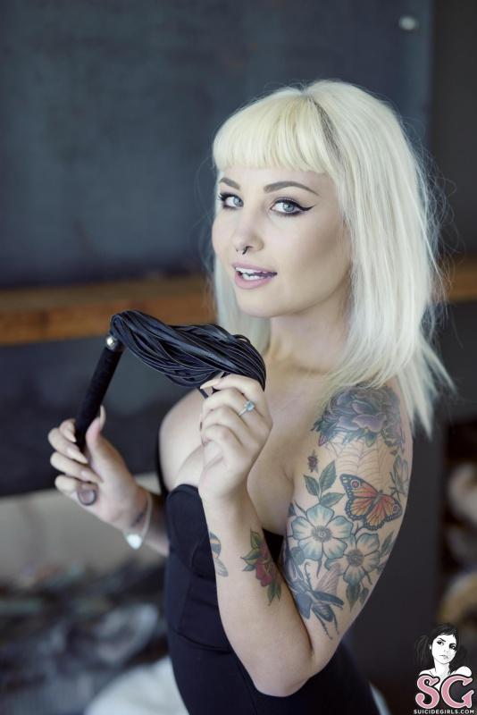 Arachnie Suicide Girls loirinha muito bonita e muito gostosa 14 Arachnie Suicide Girls loirinha linda e muito gostosa com um corpão perfeito