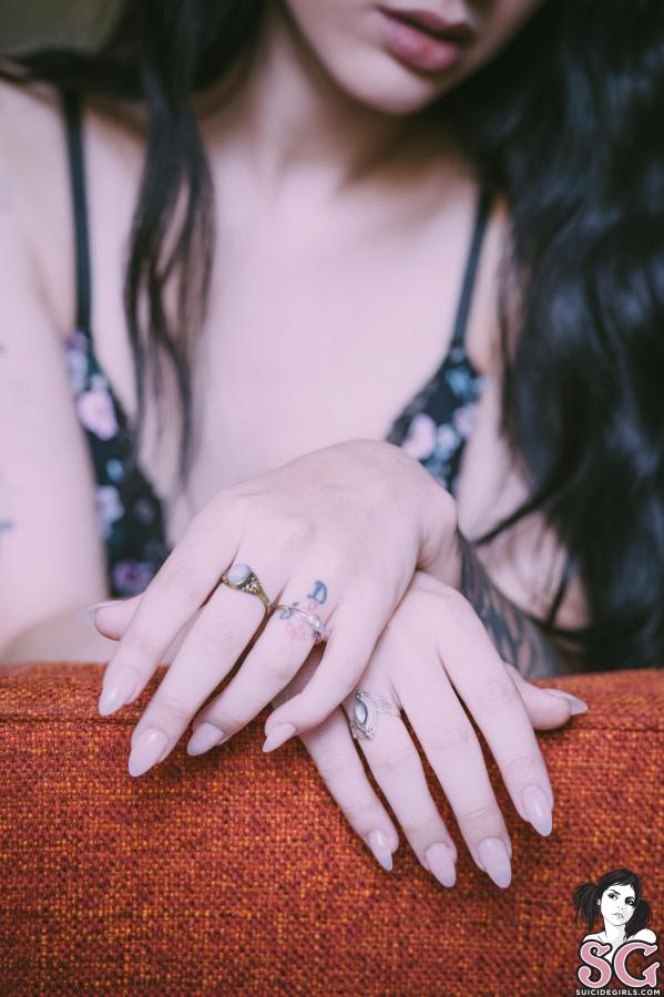 Morena tatuada linda da bunda perfeita