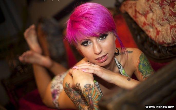as mais lindas e gostosas gatas tatuadas 141