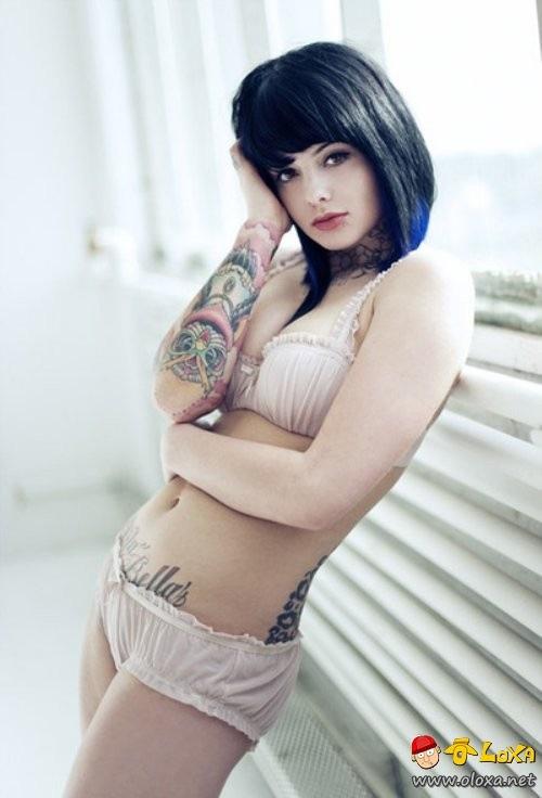 as mais lindas e sexy garotas tatuadas (13)