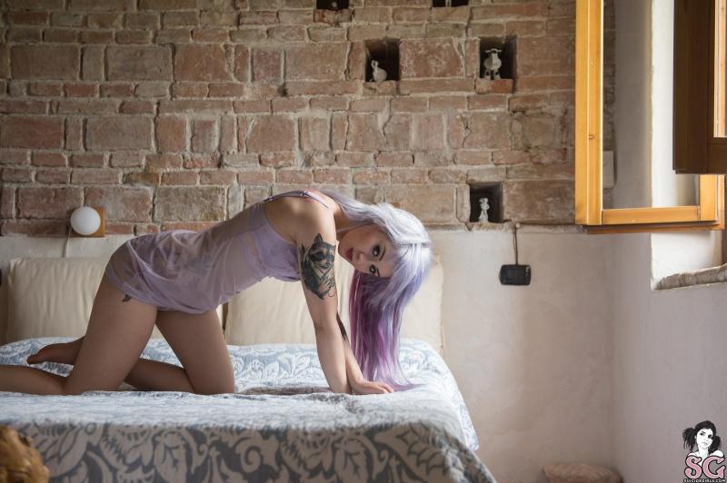 Aspirinac Suicide Girls loirinha gostosa tatuada pelada