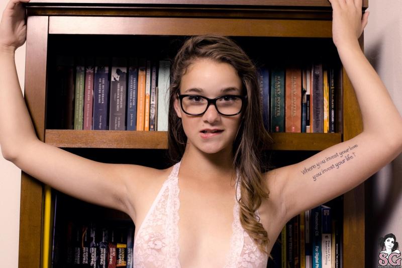 Ninfetinha morena perfeita gostosa pelada linda