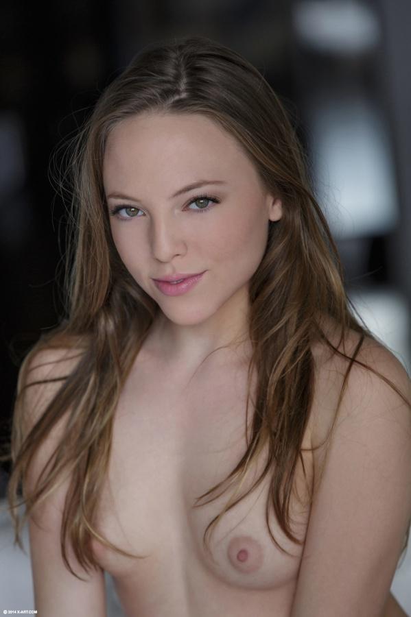 Aubrey delicinha e muito safada com um corpo maravilhoso