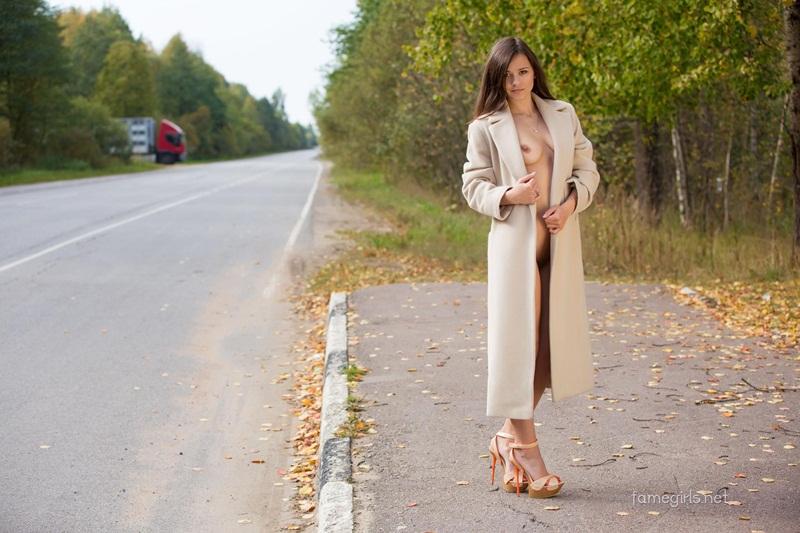 Ninfetinha da bucetona carnuda peladinha gostosa