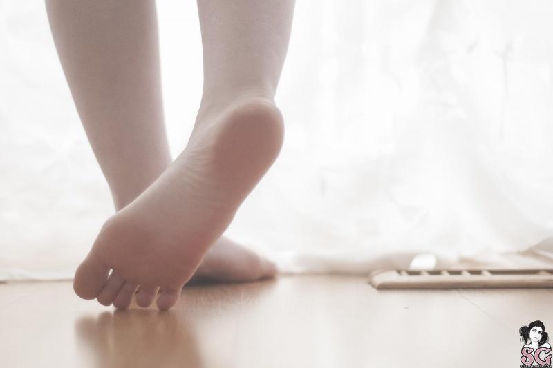 Morena tatuada nerd gostosa pelada sem roupa 