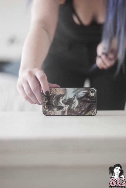 Morena tatuada nerd gostosa pelada sem roupa 