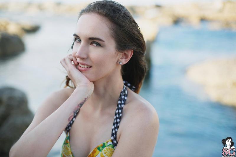 Morena bunda perfeita pelada praia