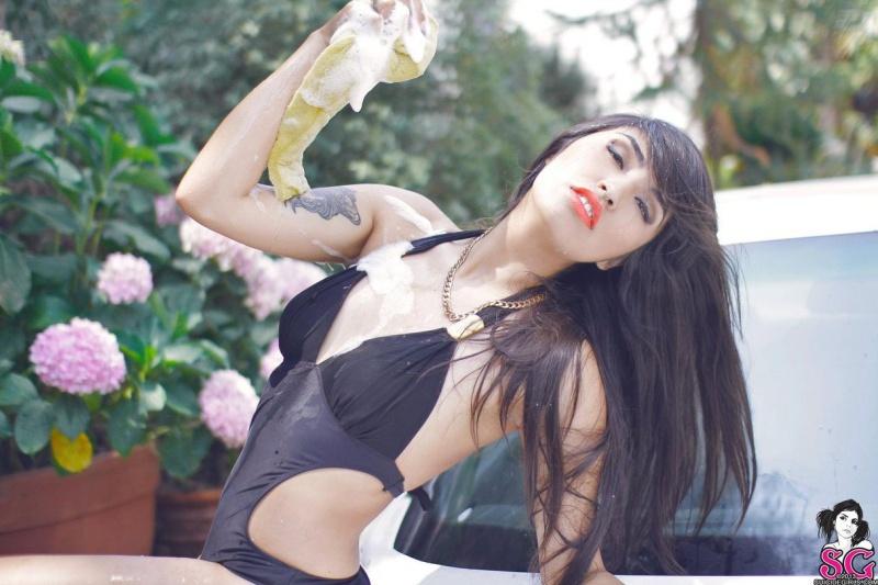 Morena gostosa rabuda pelada carro