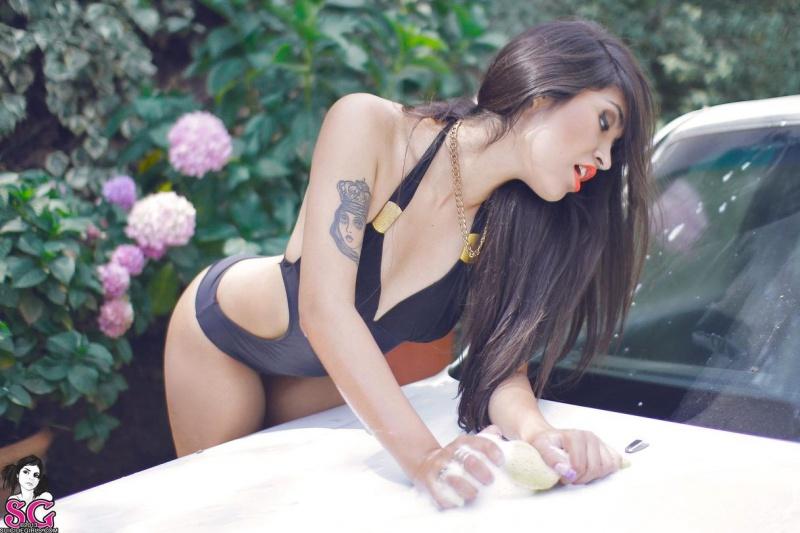 Morena gostosa rabuda pelada carro